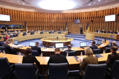 Počela hitna sjednica Doma naroda PSBiH, trebali bi biti razmatrani zakoni o VSTV-u i Sudu BiH