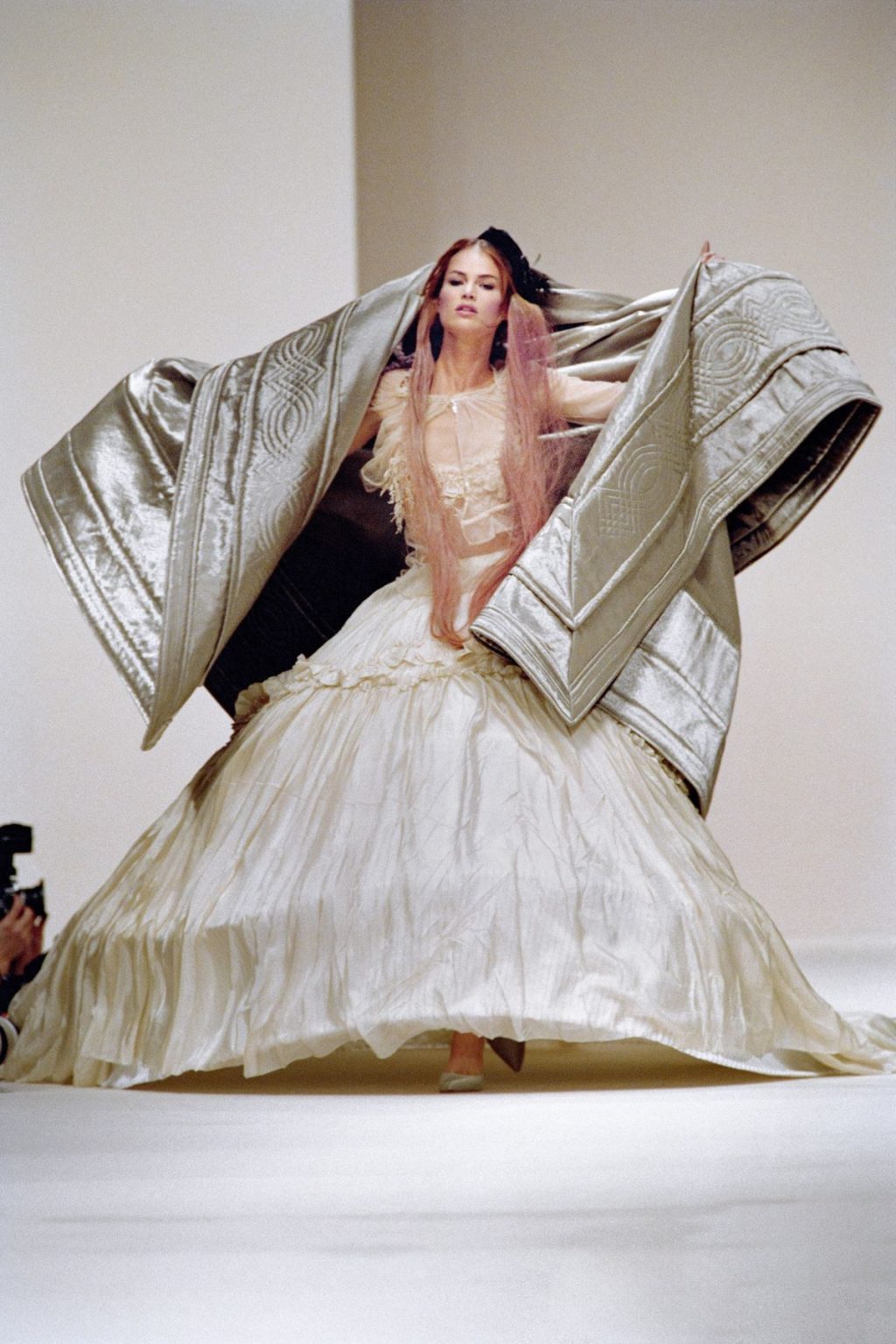 John Galliano dolazi u Zaru, evo kada stiže prva kolekcija legendarnog dizajnera