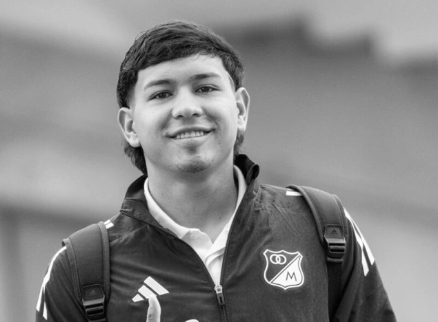 Mladi kolumbijski fudbaler preminuo poslije kolapsa na utakmici Mladi kolumbijski fudbaler preminuo poslije kolapsa na utakmici