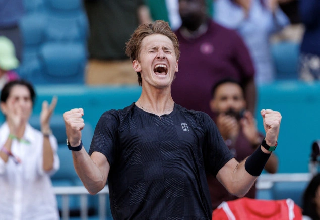 Sebastian Korda izbacio Carlosa Alcaraza Sebastian Korda izbacio Carlosa Alcaraza