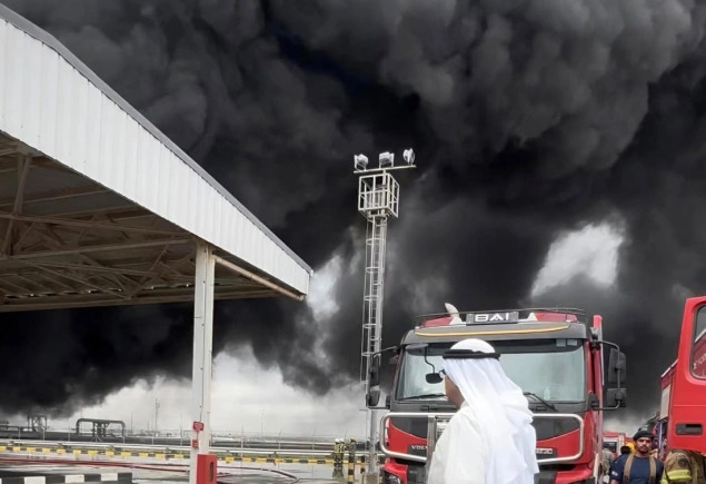 Iranski dron pogodio aerodrom u Kuvajtu: Zapaljen rezervoar za gorivo, ministar obišao štetu Iranski dron pogodio aerodrom u Kuvajtu: Zapaljen rezervoar za gorivo, ministar obišao štetu