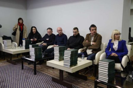 VKBI uručio Rječnik bosanskog jezika medijima, istaknuta važnost očuvanja i standardizacije