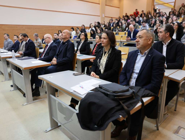 Simpozijem o znanstvenoj komunikaciji otvoren Tjedan znanosti i umjetnosti u Mostaru Simpozijem o znanstvenoj komunikaciji otvoren Tjedan znanosti i umjetnosti u Mostaru