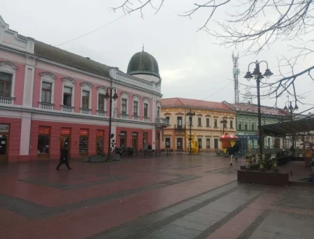Na Trgu mladih u centru Brčkog organizacija javnog praćenja fudbalske reprezentacije BiH