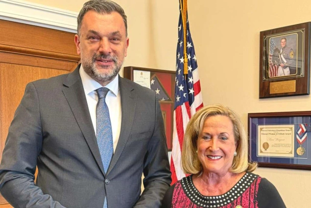 Konaković u Washingtonu s kongresmenkom Wagner i kongresmenom Quigleyem Konaković u Washingtonu s kongresmenkom Wagner i kongresmenom Quigleyem