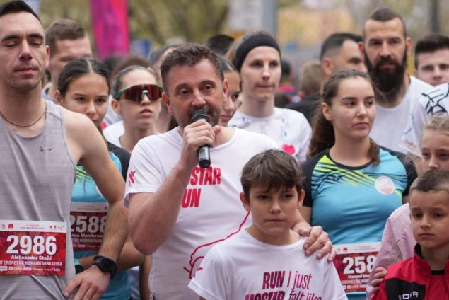 Gradonačelnik Mostara Mario Kordić istrčao humanitarnu utrku za podršku školama Gradonačelnik Mostara Mario Kordić istrčao humanitarnu utrku za podršku školama