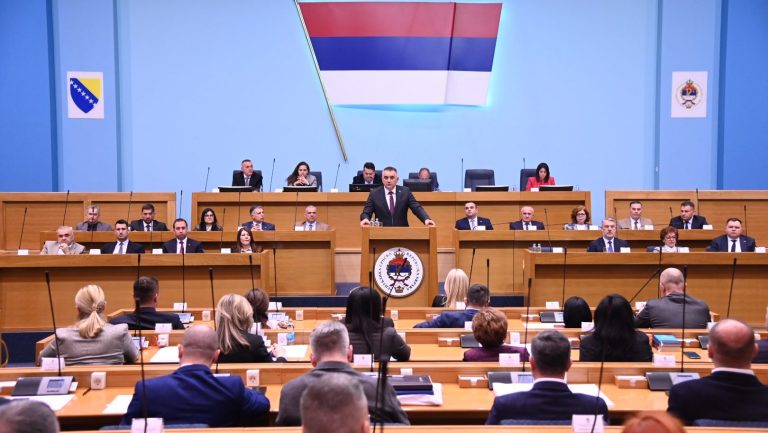 Usvojena ostavka predsjednika Vlade RS Save Minića