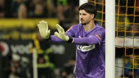 Freiburg poslije preokreta pobijedio St. Pauli u Bundesligi, Nikola Vasilj primio dva gola