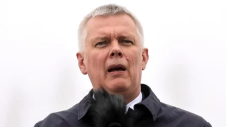 Za poljsku vladu razgovarati s Vučićem je u redu, ali s Orbanom nije