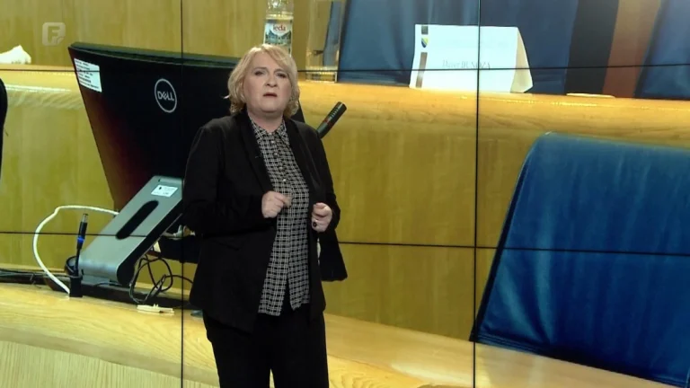 Komentar Azre Pašukan: Politička ucjena preko leđa građana Komentar Azre Pašukan: Politička ucjena preko leđa građana