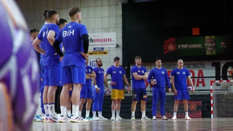 Rukometaši BiH u Tuzli počeli pripreme za dvomeč s Kosovom