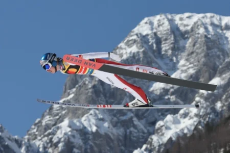 Reprezentacija Austrije pobjednik ekipnog takmičenja u ski letovima na Planici