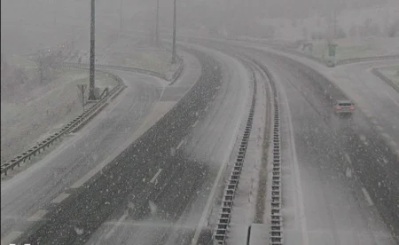 Snijeg i obilne padavine remete saobraćaj u regionu, pogoršanje vremena do nedjelje