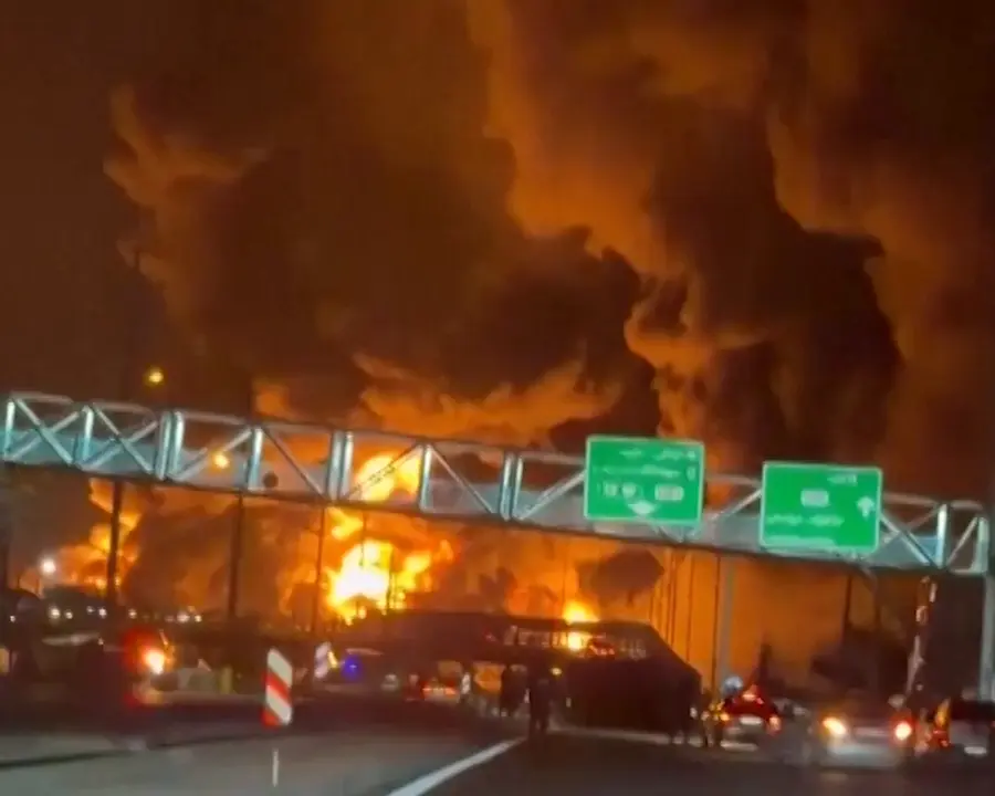 Teheran pod otrovnim oblakom: satelitski snimci otkrivaju da su naftni požari gorjeli danima