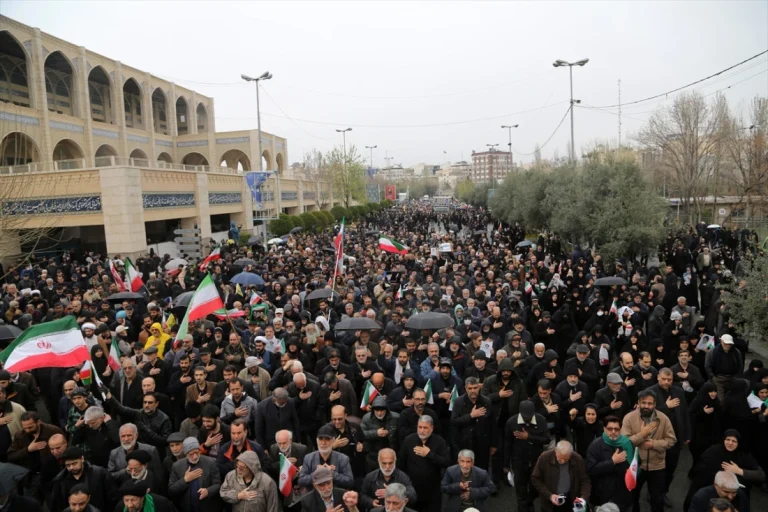 U Teheranu održan protest protiv Sjedinjenih Američkih Država i Izraela U Teheranu održan protest protiv Sjedinjenih Američkih Država i Izraela