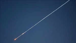 UAE tvrdi da je presretnuto 16 raketa i 42 drona iz Irana