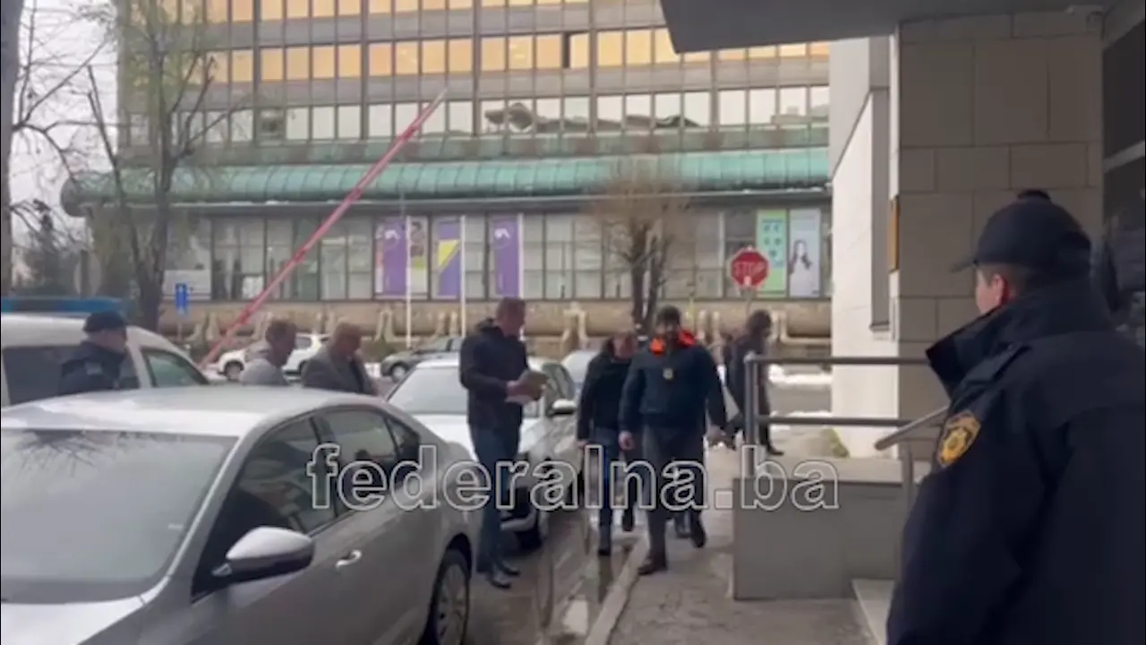 Uhapšeni policajci i Mirsad Jagodić predati su Tužilaštvu TK Uhapšeni policajci i Mirsad Jagodić predati su Tužilaštvu TK