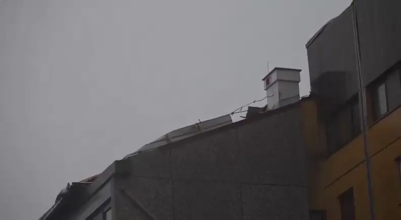 U nevremenu u Zagrebu povrijeđeno nekoliko osoba, udari vjetra i do 120 kilometara na sat