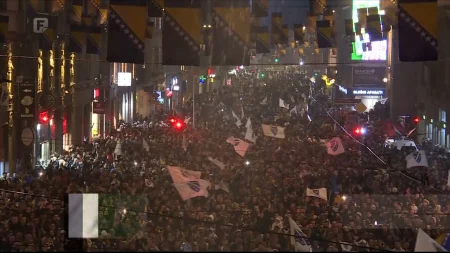 Zmajevi donijeli radost: Bh. gradovi slavili do jutarnjih sati