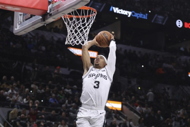 Košarkaš San Antonija Keldon Johnson najbolji šesti igrač NBA lige