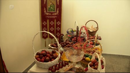 Vaskrs obilježen širom BiH: Liturgije, poruke mira i pozivi na zajedništvo Vaskrs obilježen širom BiH: Liturgije, poruke mira i pozivi na zajedništvo