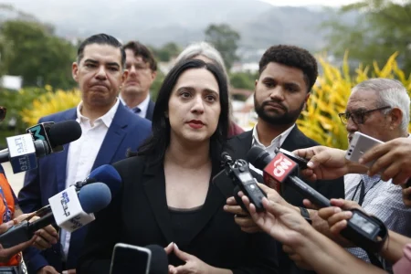 Američka kongresmenka Yassamin Ansari kritikovala napad na univerzitet u Teheranu