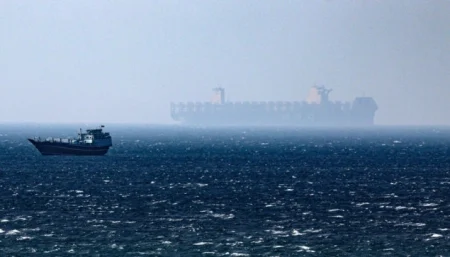 Najmanje 26 iranskih brodova flote iz sjene probilo američku blokadu Hormuškog moreuza