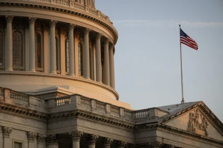 Predstavnički dom tijesnom većinom odbacio rezoluciju o blokiranju Trumpovih ratnih ovlasti protiv Irana