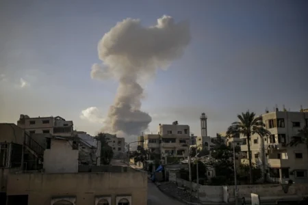 Najmanje troje Palestinaca ubijeno, desetero ranjeno u izraelskim napadima u Gazi