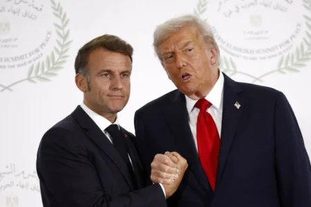 Kontroverzne izjave iz sjene: Trump ismijao Macronov brak i kritikovao NATO