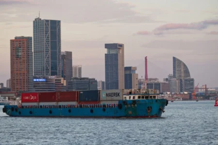 Trump prijeti Kini carinama od 50 posto ako pruži vojnu pomoć Iranu Trump prijeti Kini carinama od 50 posto ako pruži vojnu pomoć Iranu