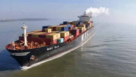 Iran ograničava broj brodova kroz Hormuški moreuz na 15 dnevno Iran ograničava broj brodova kroz Hormuški moreuz na 15 dnevno