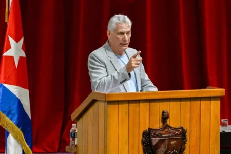 Kubanski predsjednik poručio da se neće povući s funkcije uprkos pritisku SAD-a