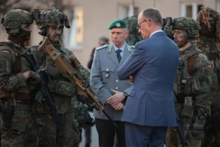 Njemačka pojašnjava spornu odredbu zakona o vojno sposobnim muškarcima koji idu iz zemlje