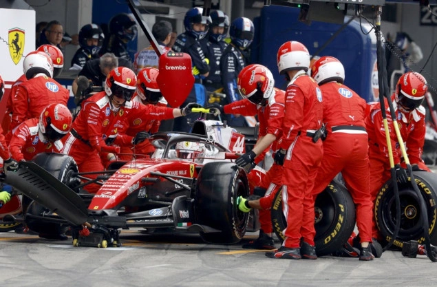 Tokom pauze u Formuli 1 Hamilton testira Pirellieve gume na stazi Fiorano Tokom pauze u Formuli 1 Hamilton testira Pirellieve gume na stazi Fiorano