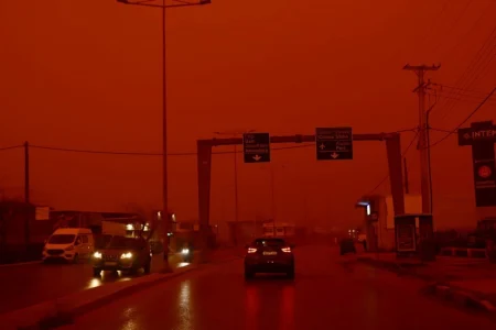 Grčko ostrvo Krit prekriveno pješčanom olujom iz Sahare