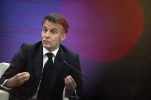 Macron pozvao srednje sile da se suprotstave SAD-u i Kini