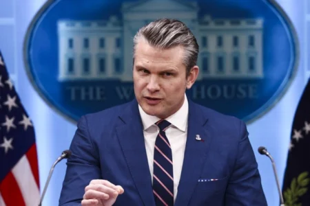 Hegseth: Iran je molio za primirje, američki napadi su uništili vojsku