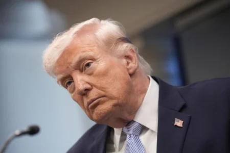 Trump: SAD puni ratne brodove „najboljim oružjem ako ne bude postignut dogovor s Iranom