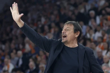 Panathinaikos, Efes, Hapoel i Olympiacos prekoračili finansijske limite Evrolige Panathinaikos, Efes, Hapoel i Olympiacos prekoračili finansijske limite Evrolige