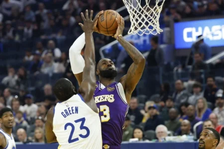 NBA – Boston poražen u New Yorku, James predvodio Lakerse do pobjede u San Franciscu