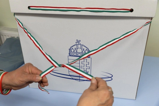 Izbori u Mađarskoj: Izlaznost do 13 časova veća od 50 odsto Izbori u Mađarskoj: Izlaznost do 13 časova veća od 50 odsto