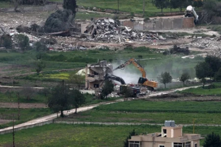 IDF nastavlja rušiti kuće u Libanu: Plaća buldožere prema broju uništenih objekata