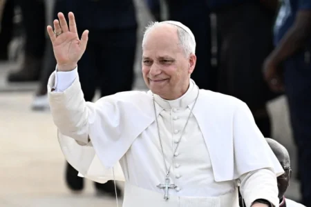 Papa u Angoli osudio pošast korupcije pred 100.000 vjernika