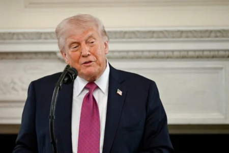 Trump pohvalio odlazećeg sekretara mornarice Johna Phelana