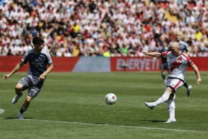 Rayo Vallecano golom u nadoknadi vremena do boda protiv Real Sociedada