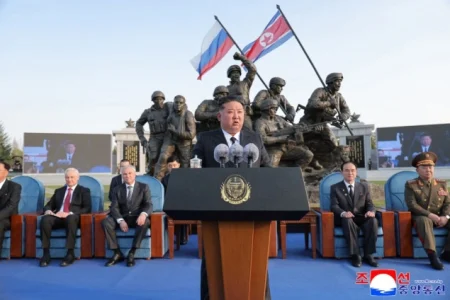 Kim Jong Un pohvalio vojnike koji su izvršili samoubistvo kako ne bi bili zarobljeni u ratu u Ukrajini
