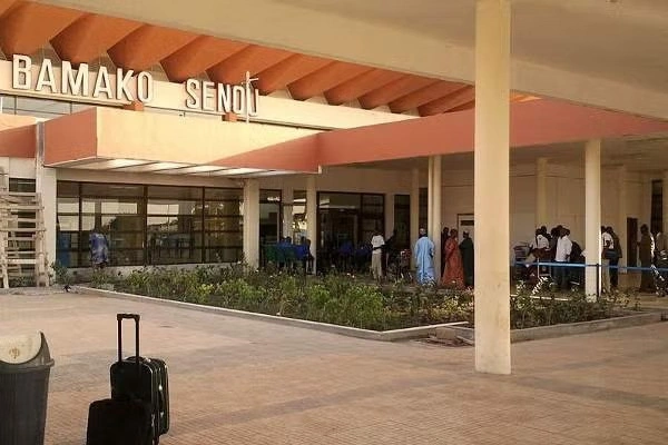 Koordinirani napadi širom Malija: Borbe kod aerodroma u Bamaku