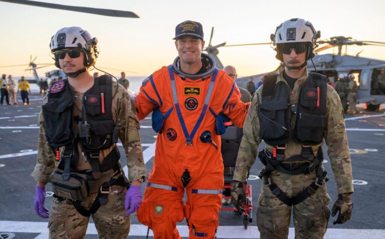 Astronauti misije Artemis II uspješno se vratili na Zemlju nakon leta oko Mjeseca Astronauti misije Artemis II uspješno se vratili na Zemlju nakon leta oko Mjeseca