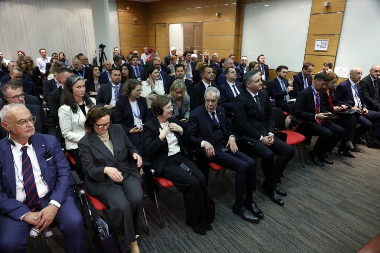 BiH i Austrija jačaju partnerstvo kroz Poslovni forum u Sarajevu BiH i Austrija jačaju partnerstvo kroz Poslovni forum u Sarajevu